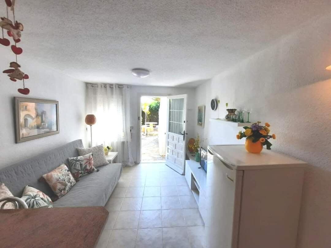 Quaint Ground Floor Apartment With Pool Lb1 Torrevieja Eksteriør billede
