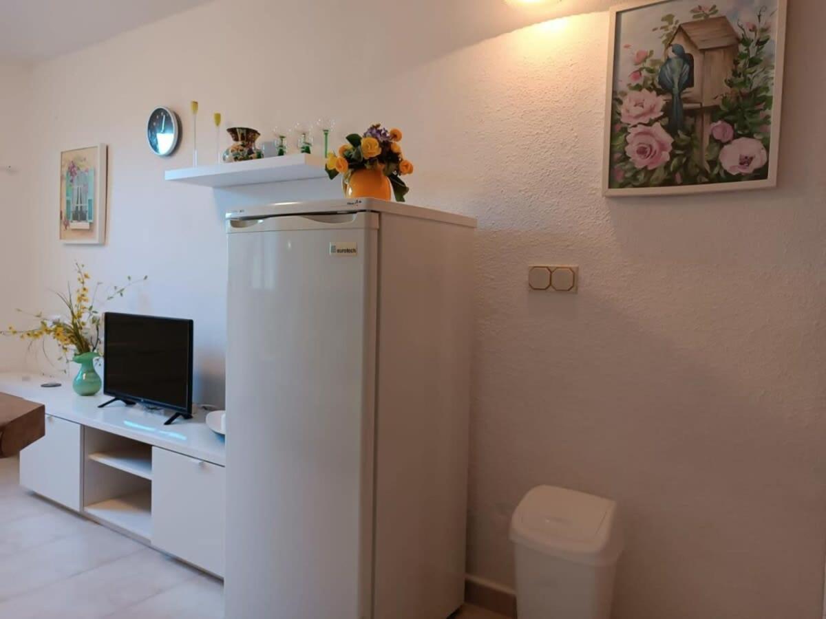 Quaint Ground Floor Apartment With Pool Lb1 Torrevieja Eksteriør billede