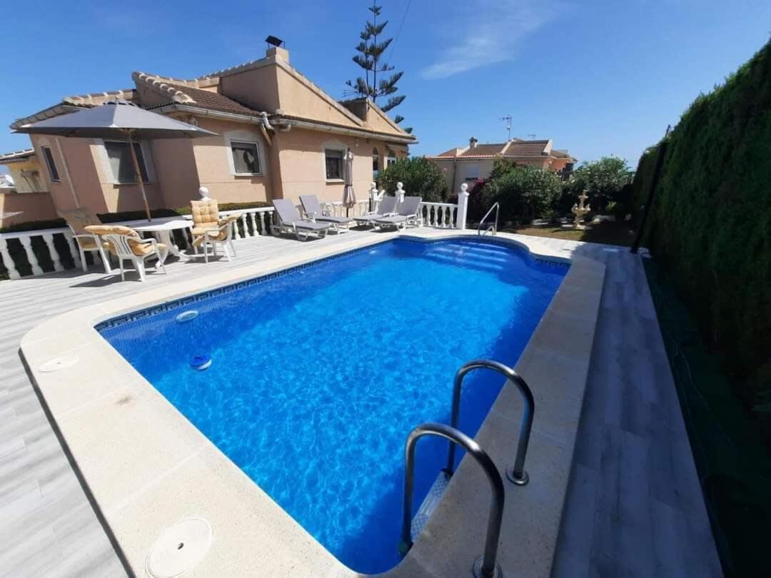 Quaint Ground Floor Apartment With Pool Lb1 Torrevieja Eksteriør billede